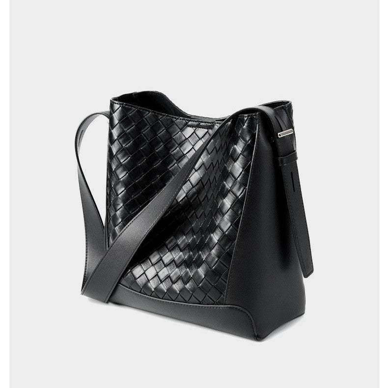 This is the display of the black bucket sling crossbody tote bag, it is beautiful and elegence.