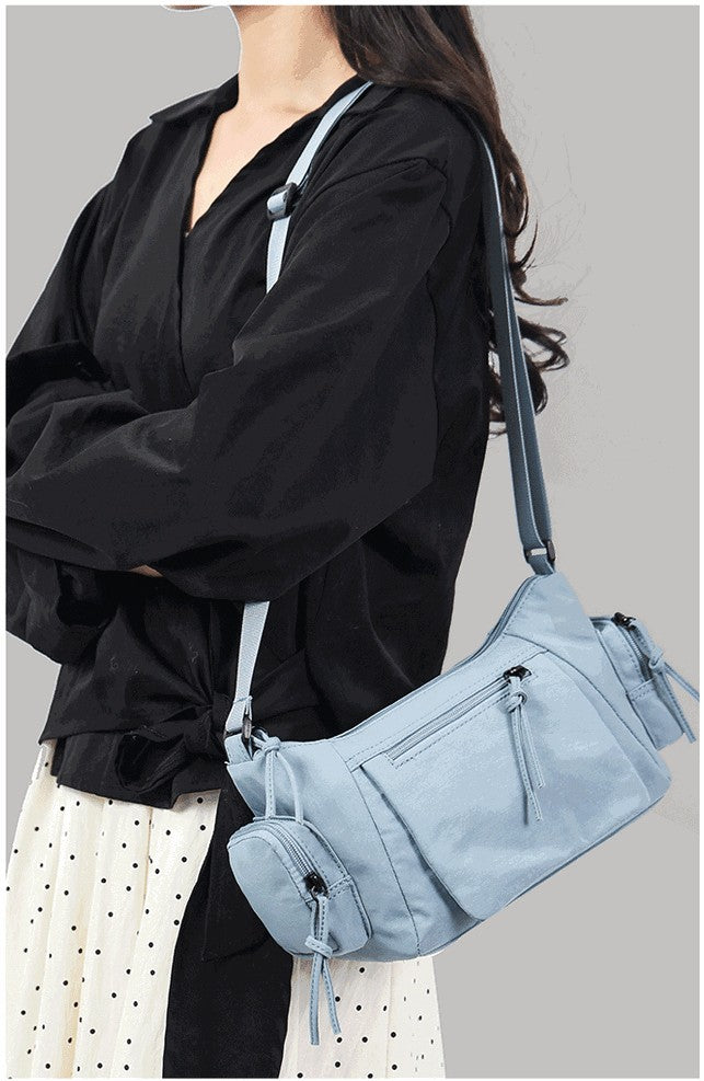 The belluova blue crossbody shoulder bag is versatile, with the adjustable strap, can be carried on the shoulder.